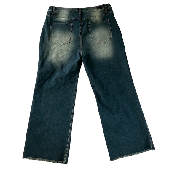 Flamingals  NWT Women’s Wide Straight Leg Destressed Dark Wash Size 2XL - Picture 4 of 11